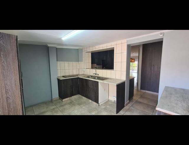 4 BEDROOM HOUSE FOR SALE IN FRAAIUITSIG